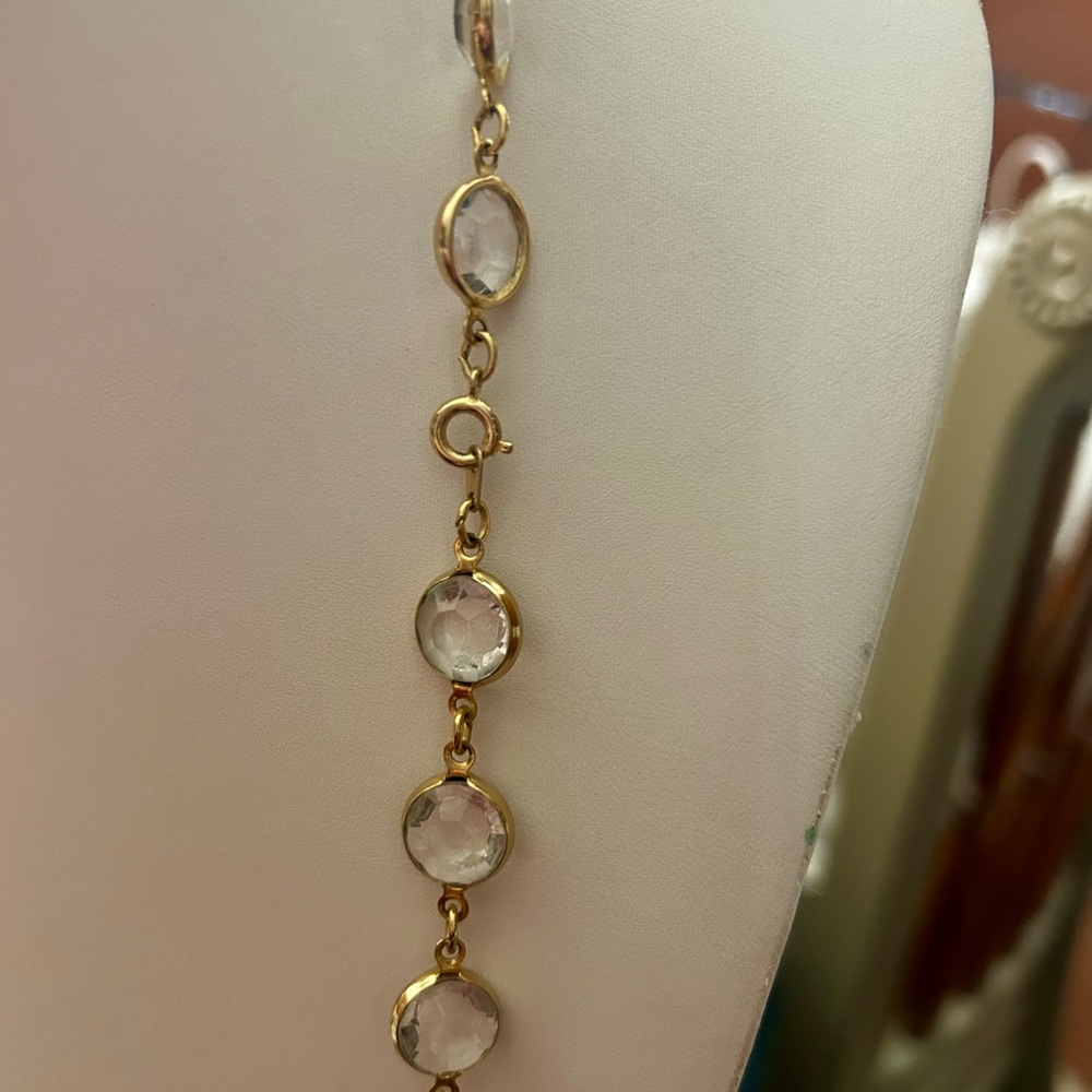 Elegant Gold and Crystal Necklace - Picture 4 of 4